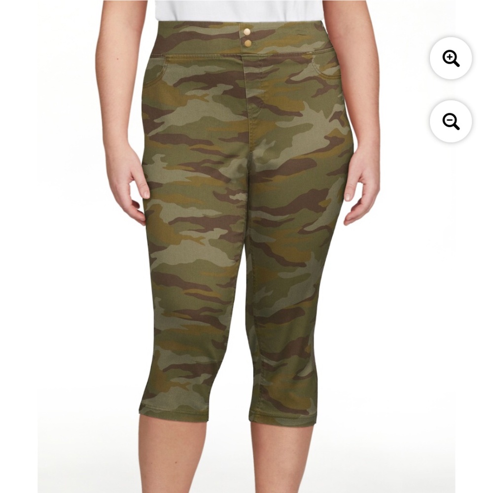 Terra and Sky Women’s Plus Size High Waist Camo Jeggings Size 4X (28W-30W) NWT - Picture 1 of 12